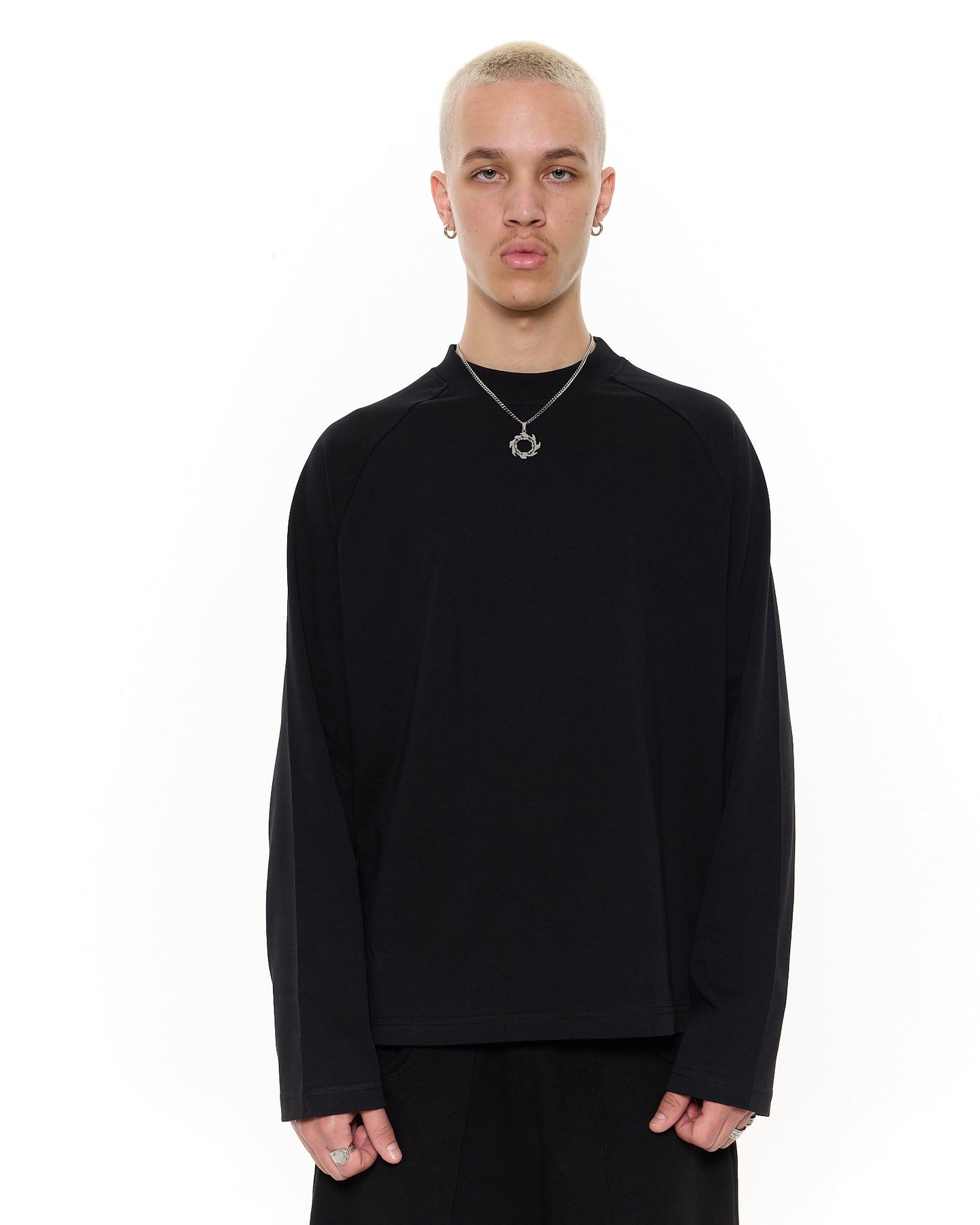 LONG SLEEVE T-SHIRT – BLACK